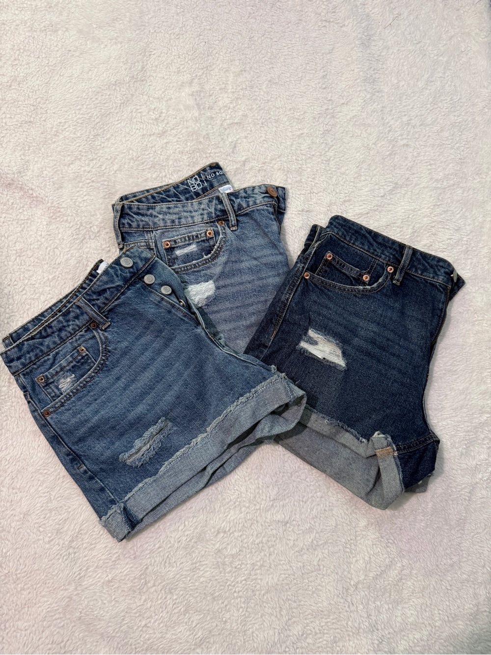 Lot of Vanilla Star/No Boundaries Blue and Dark Blue Distressed Denim Shorts Set